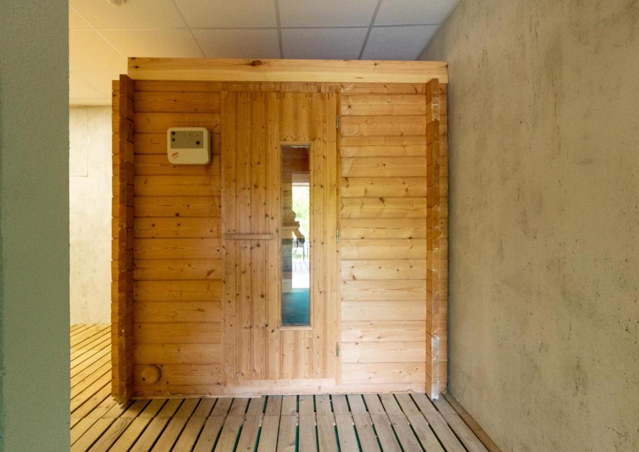 Le Chalet Du Lac Le Chatenet-en-Dognon Esterno foto